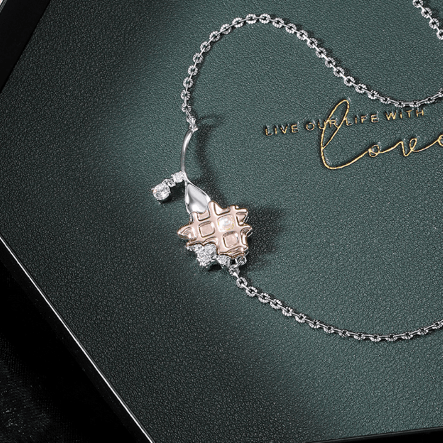 Rose Gold Waffle Necklace - Enola&SHEPersonalized NecklacePersonalized NecklacePersonalized NecklaceRose Gold Waffle Necklace